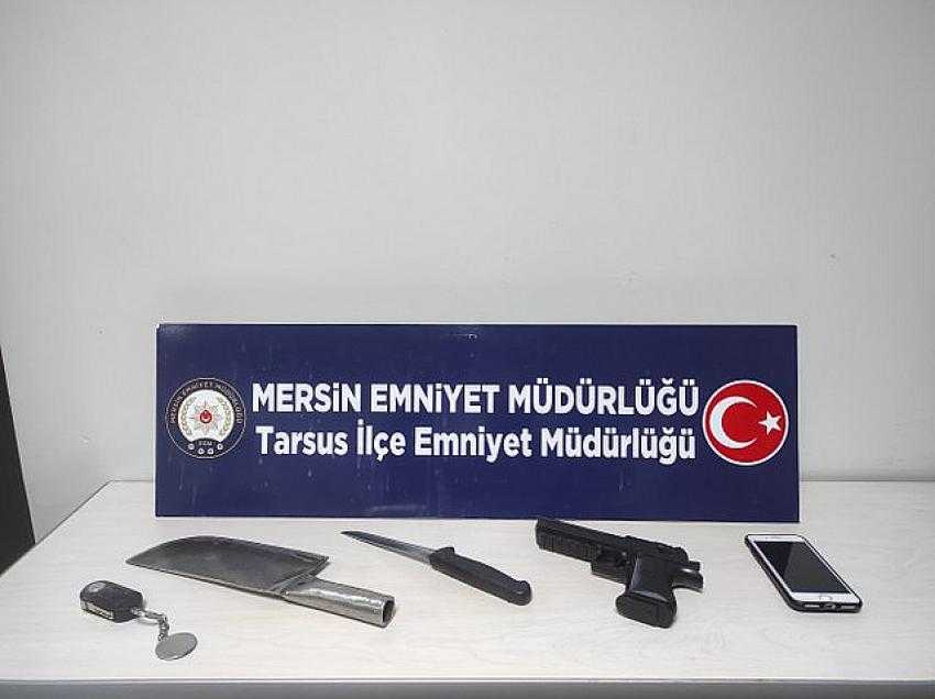 Silah Ve Satır İle Zincir Marketi Gasp Eden İki Şahıs Yakalandı