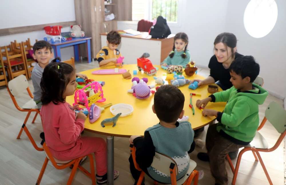 Akdeniz Belediyesi Mahalle Kültür Sanat Evleri Altın Bilezik Sahibi Yapıyor