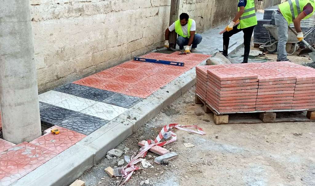 Akdeniz’de Sıcak Asfalt Kaplama Çalışmaları Sürüyor