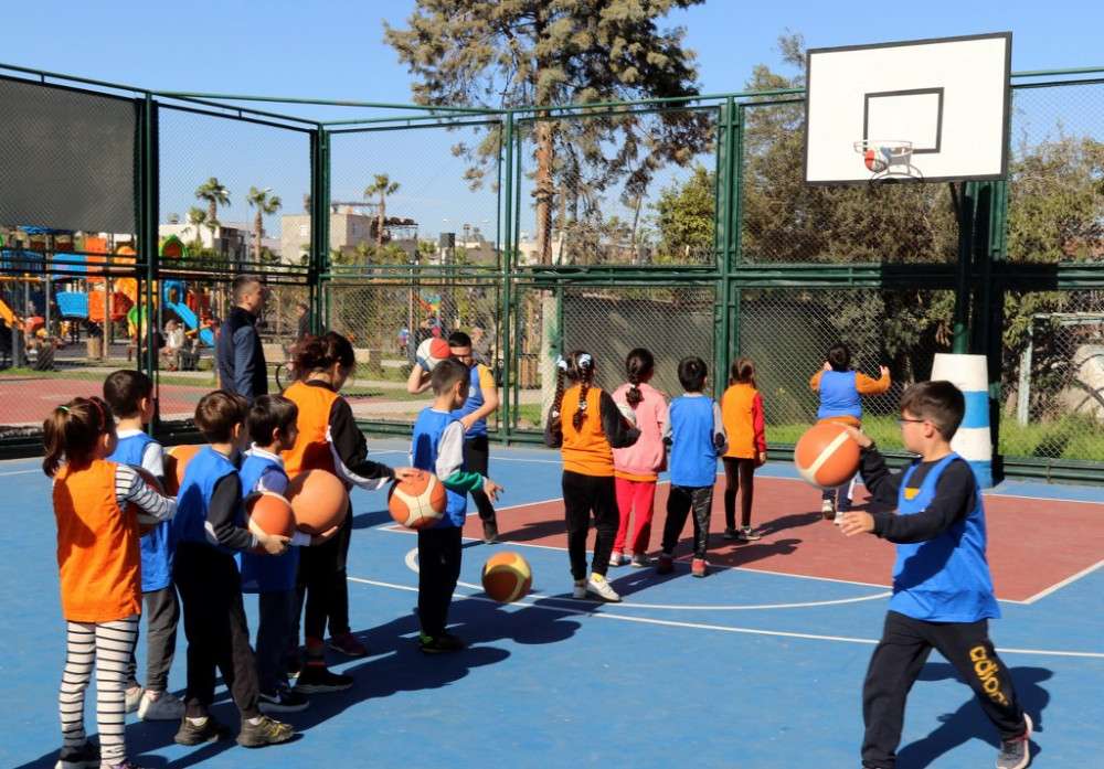 Akdenizli Çocuklar ve Gençler Emin Ellerde