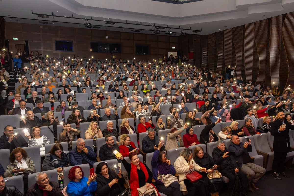  Akşamları Sanatla Dluyor