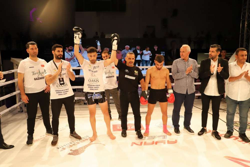 Başkan Gültak Muay Thai Gecesine Katıldı
