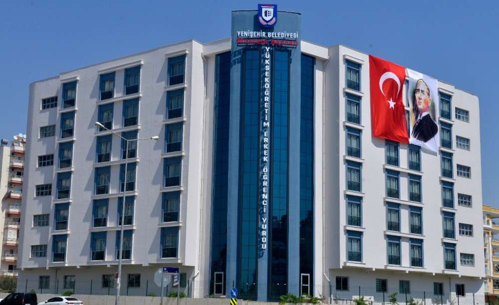 Başkan Özyiğit, “Şu anda 500 depremzede vatandaşımızı misafir ediyoruz.”