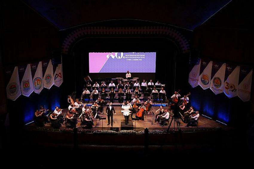 Uluslararası M&uuml;zik Festivali&rsquo;nin &lsquo;Sanat &Ouml;d&uuml;l&uuml;&rsquo; Mersin Şehir Tiyatrosu&rsquo;na