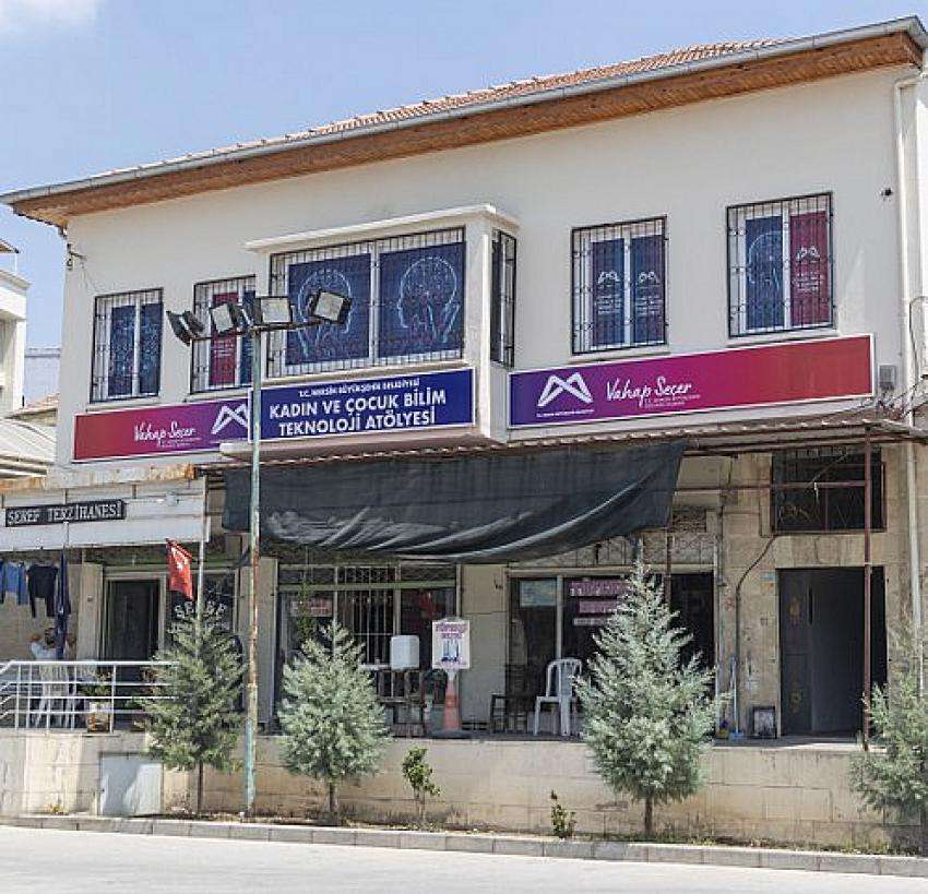 Kadınlar, &Uuml;rettikleri Tasarımları Stantlarda Sergileyecek