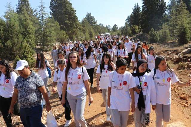 Gençler, Toroslar’da Buluştu