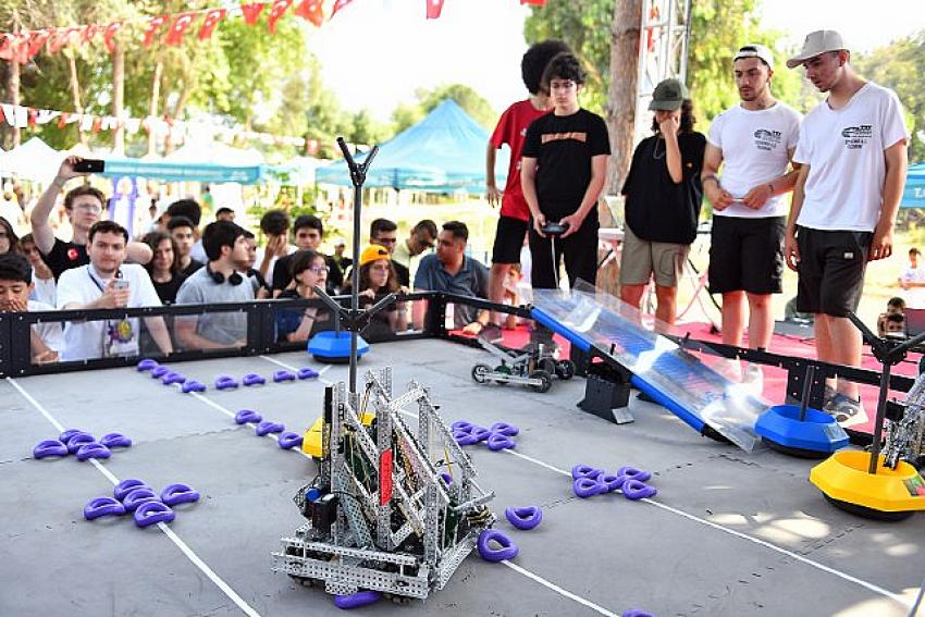 Büyükşehir’in Ev Sahipliğinde İlk Kez Açık Alanda Hem Turnuva Hem Robot Kampı…