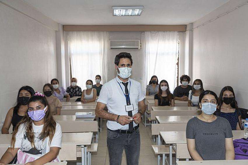 Mersin B&uuml;y&uuml;kşehir&rsquo;in Kurs Merkezleri&rsquo;nde İlk Ders Zili &Ccedil;aldı