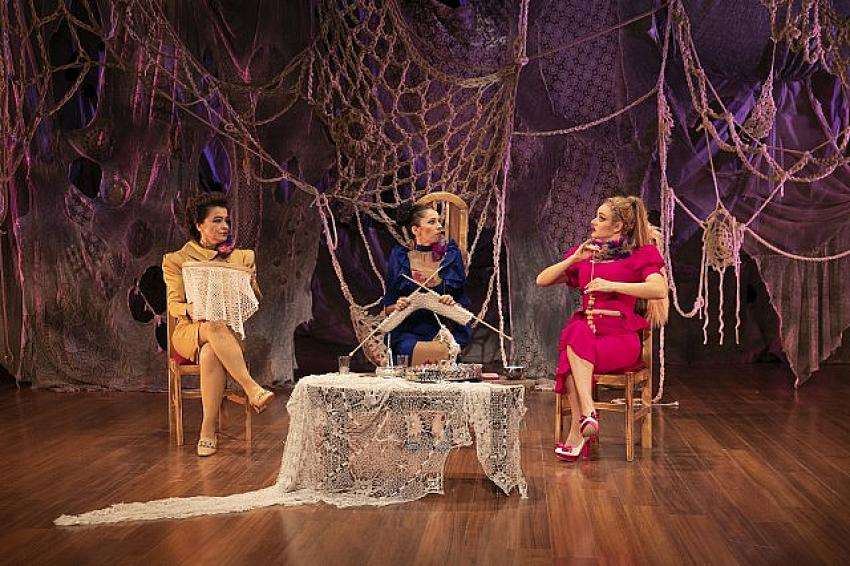 Mersin B&uuml;y&uuml;kşehir Belediyesi Şehir Tiyatrosu Dolu Dolu Bir Sezon Ge&ccedil;irdi