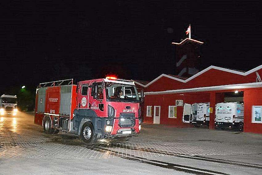 Mersin B&uuml;y&uuml;kşehir Ekipleri, Tunceli&rsquo;deki Yangına M&uuml;dahale İ&ccedil;in Yola &Ccedil;ıktı
