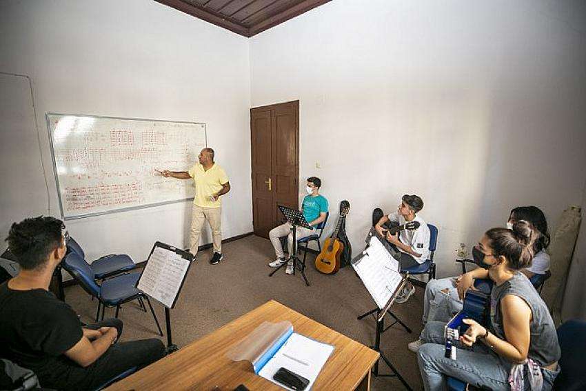 Mersin Büyükşehir Konservatuarı Yaz Kurslarına Başladı