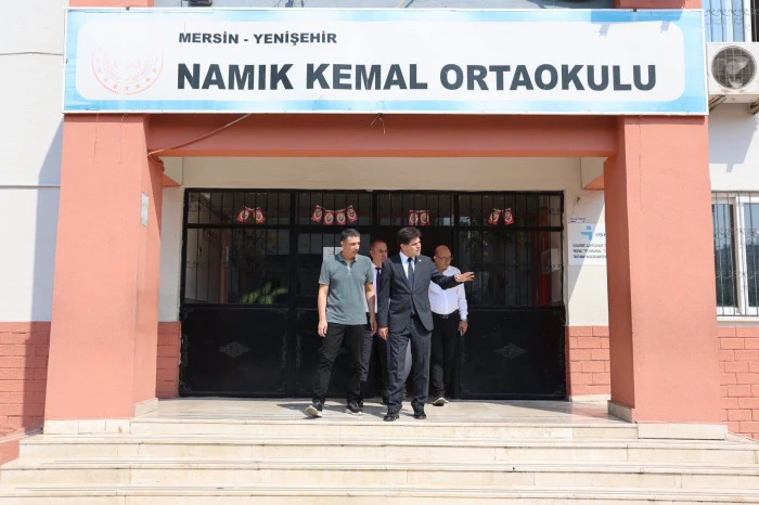 ​&Ouml;zdemirci, Namık Kemal Ortaokulunu Ziyaret Etti