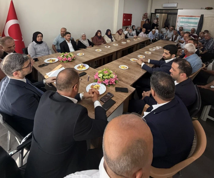 &Ouml;zkan, İl&ccedil;e Teşkilatlarıyla birlikte &Ccedil;alışmalarını S&uuml;rd&uuml;r&uuml;yor
