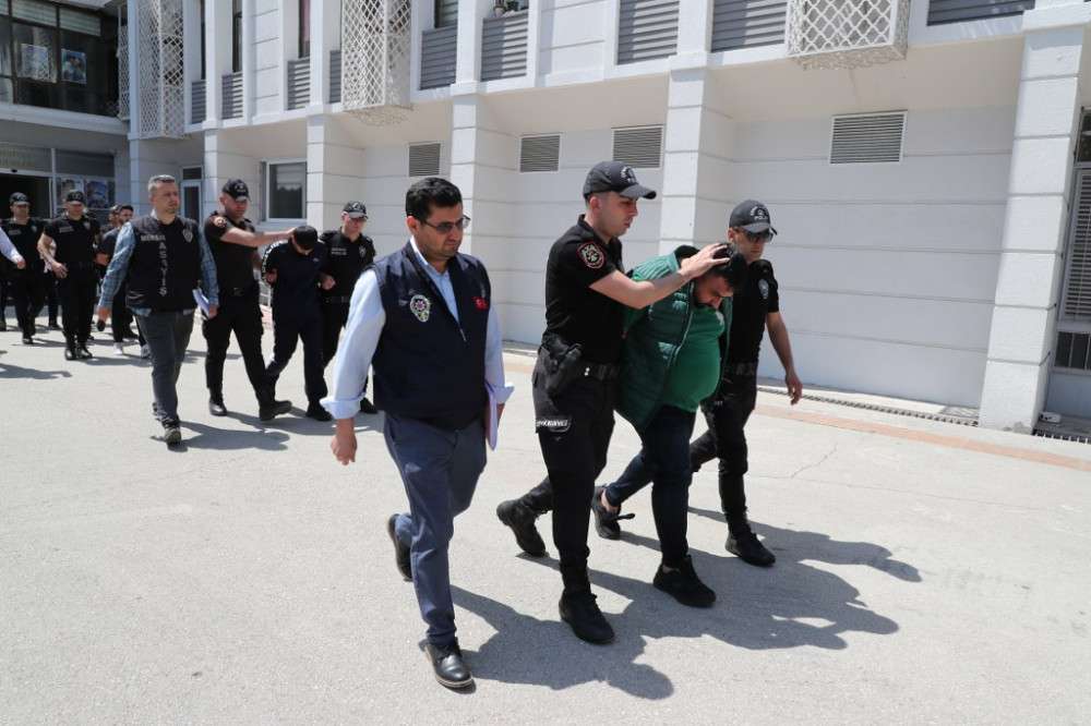 Sazan Sarmalı Yöntemiyle Dolandırıcılık 