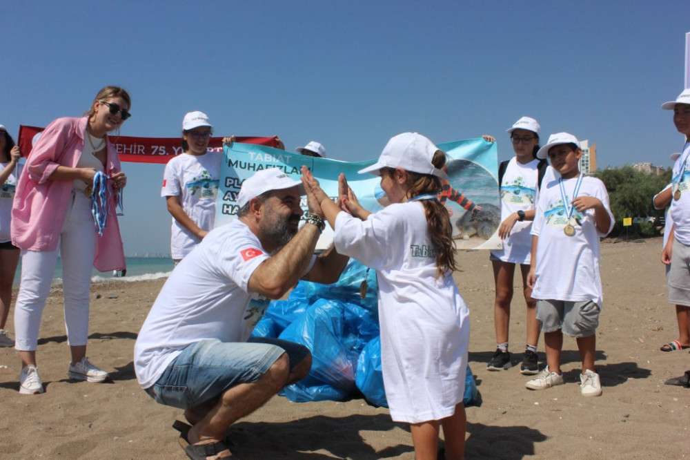 Tabiat Muhafızları İş Başında: Plajlara Ayak İzinden Başka Hatıra Bırakmayın!