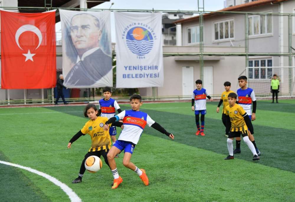 Yenişehir Belediyesi Çocukları Yeşil Sahalarda Buluşturdu